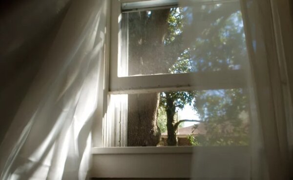 Сильный сквозняк из окна