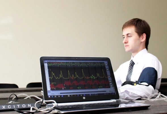 Детектор лжи в работе