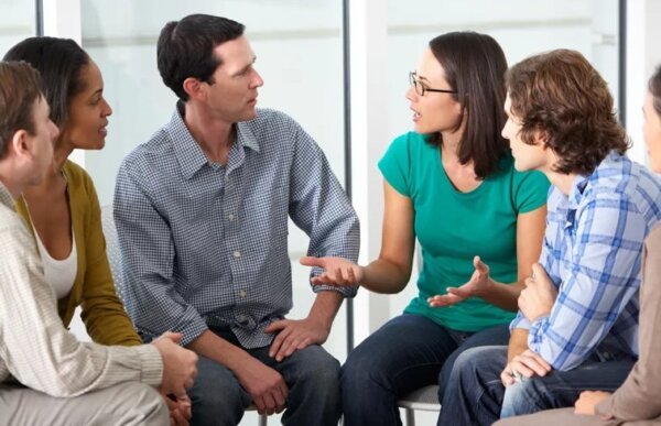 Ведут Конструктивный диалог о пользе сыроедения