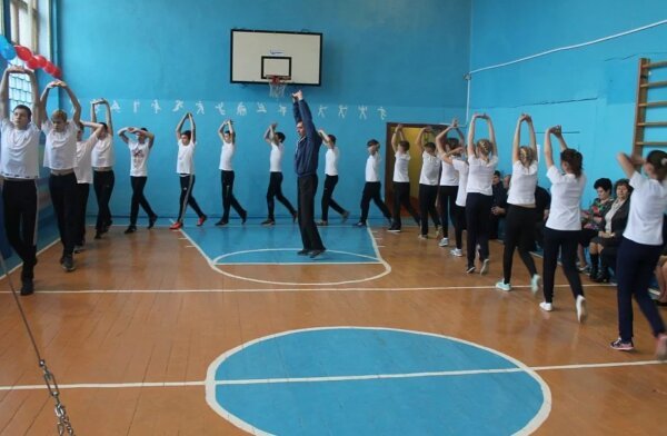 Групповые занятия по физре