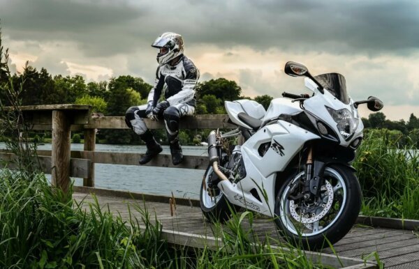 Красивый спортивный мотоцикл