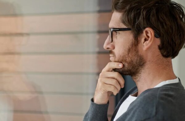 Мнит себе бог весть что