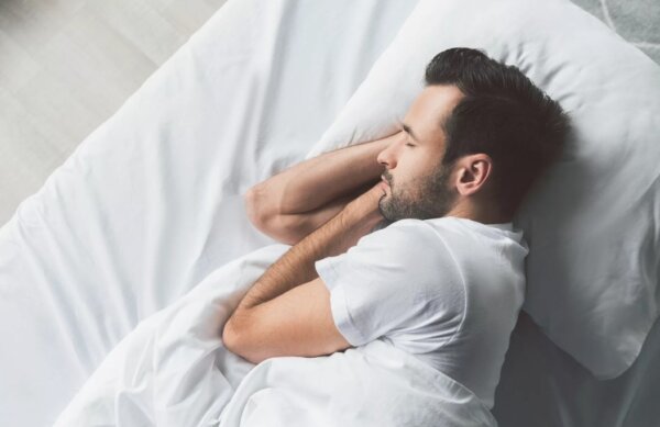 Видит во сне человека о котором думает